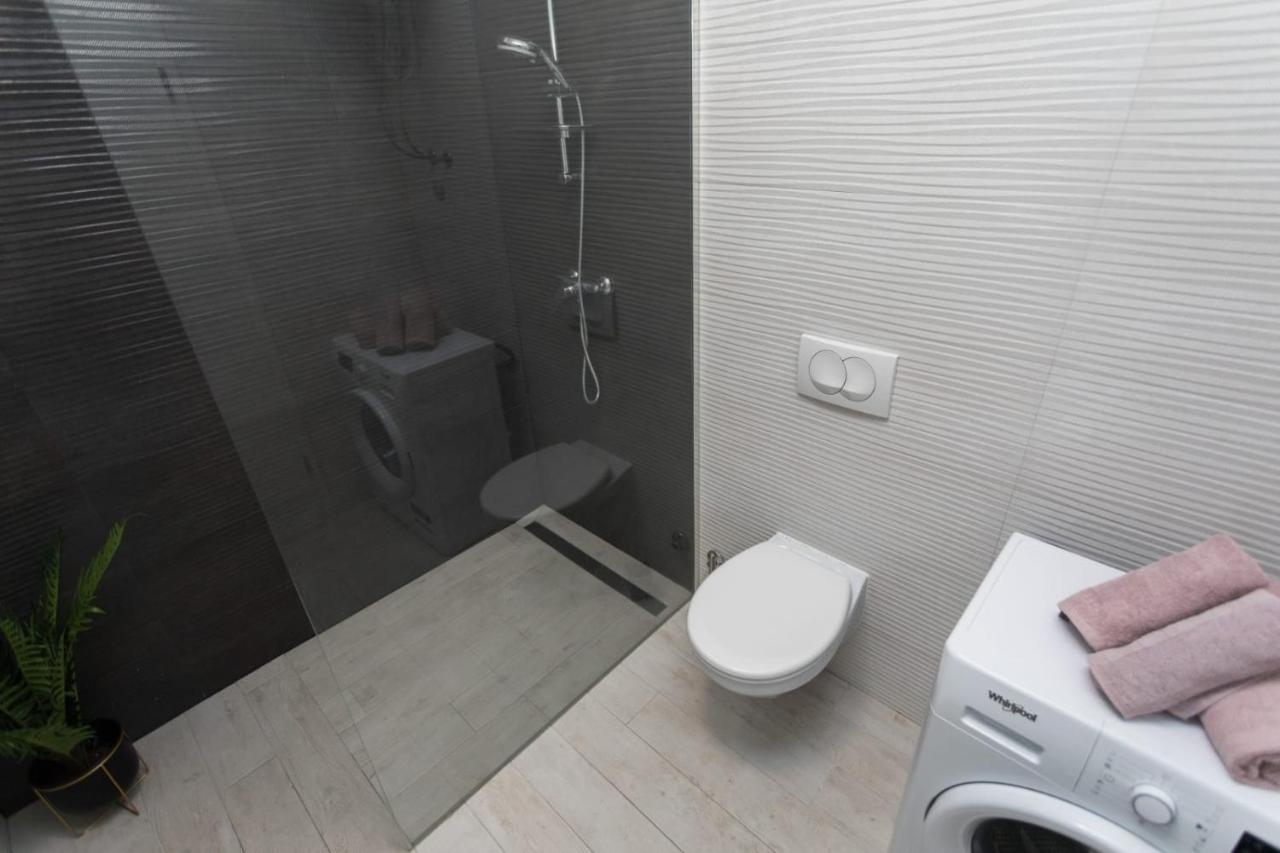 Bloom Apartment Split Extérieur photo