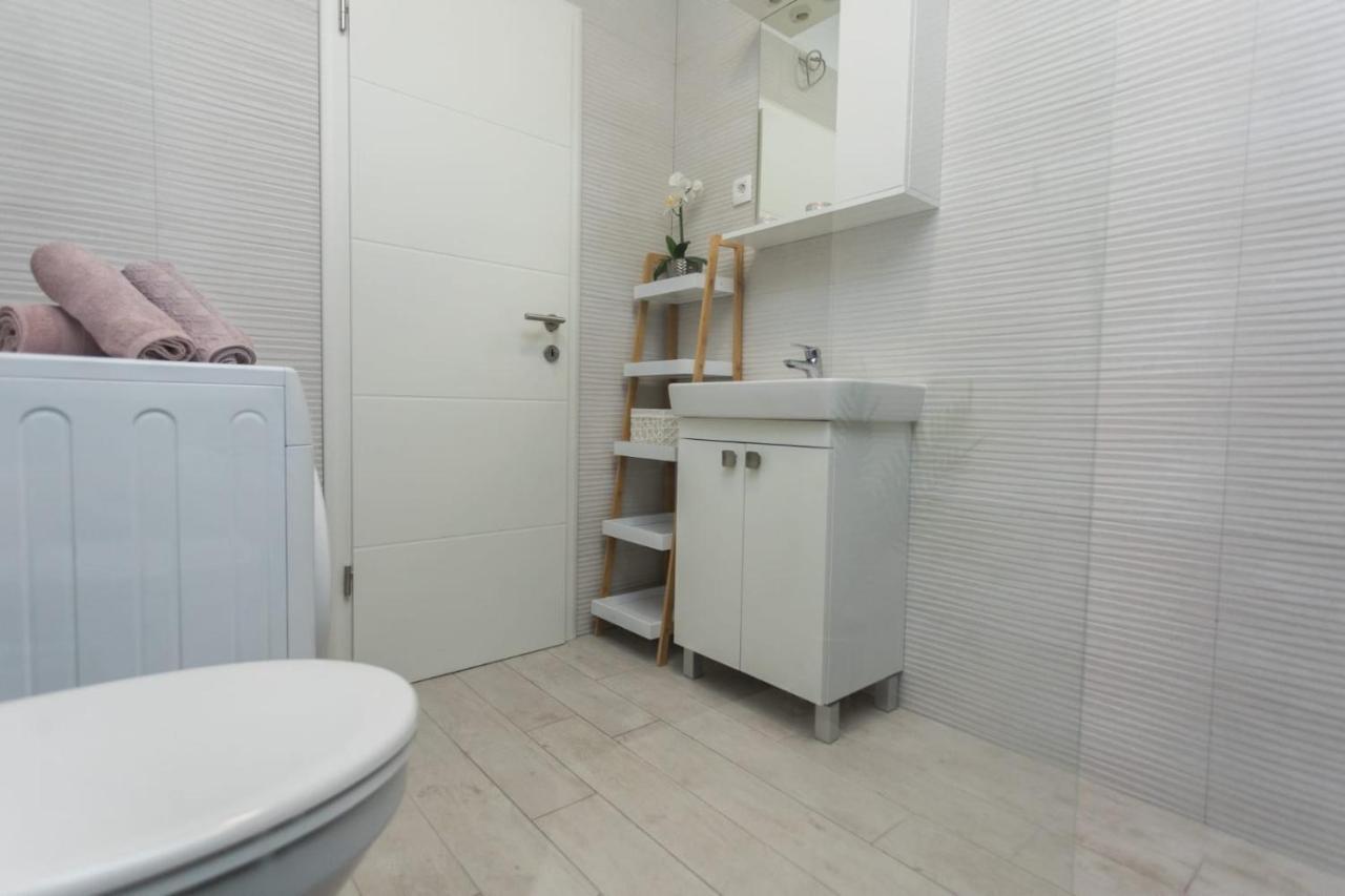 Bloom Apartment Split Extérieur photo