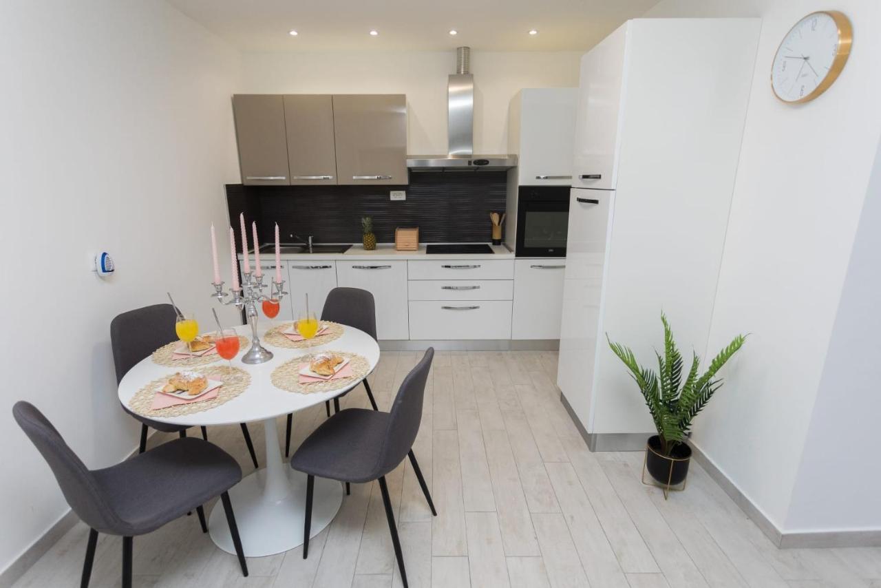 Bloom Apartment Split Extérieur photo