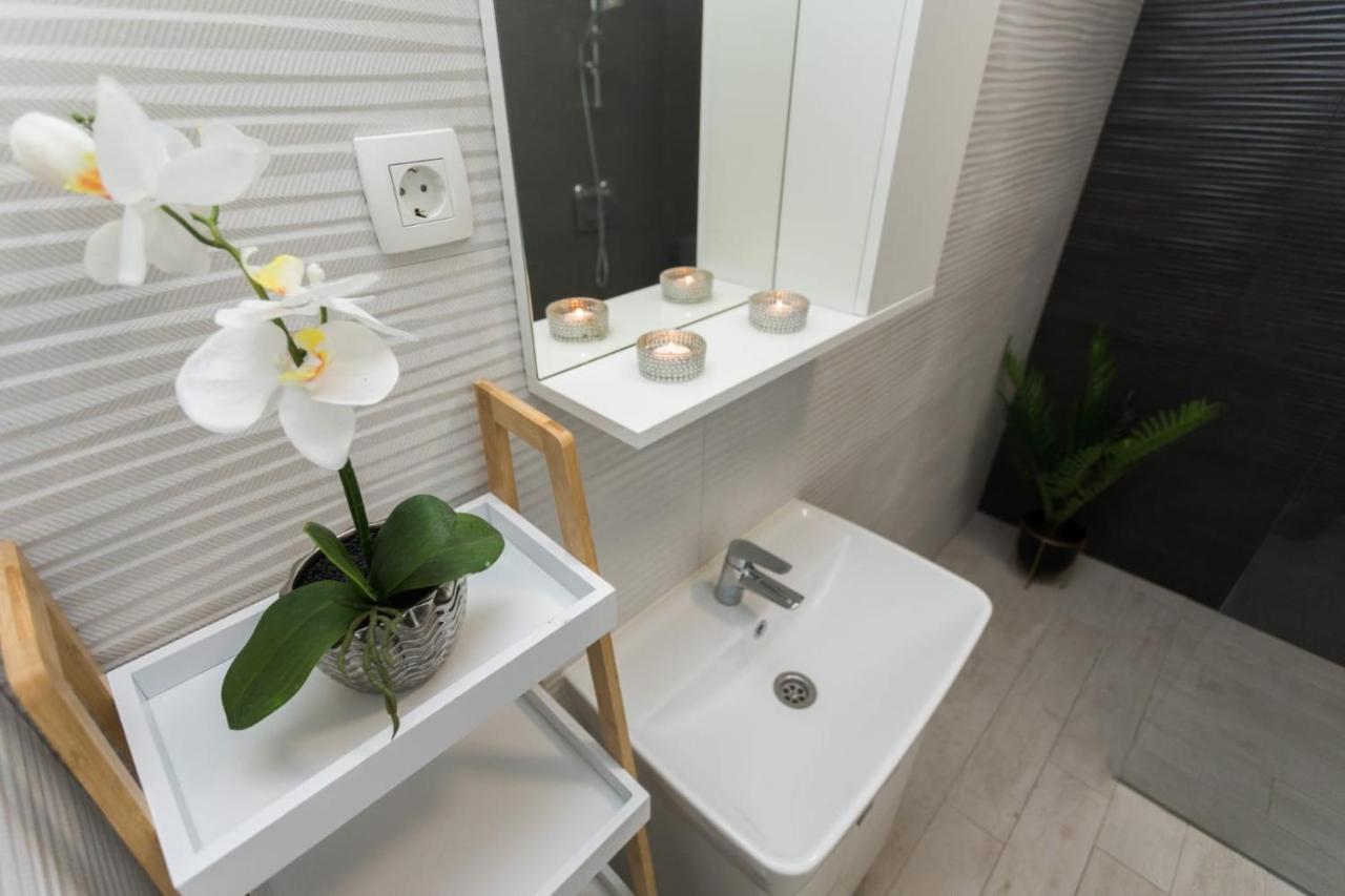 Bloom Apartment Split Extérieur photo