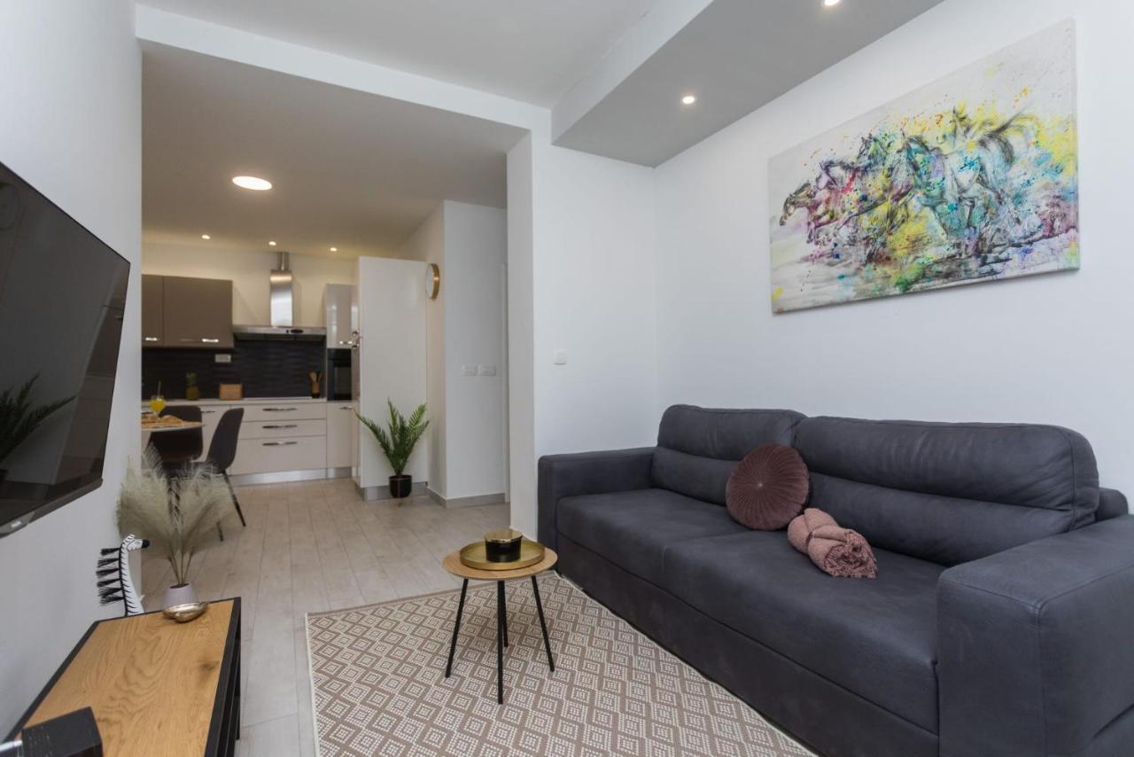 Bloom Apartment Split Extérieur photo