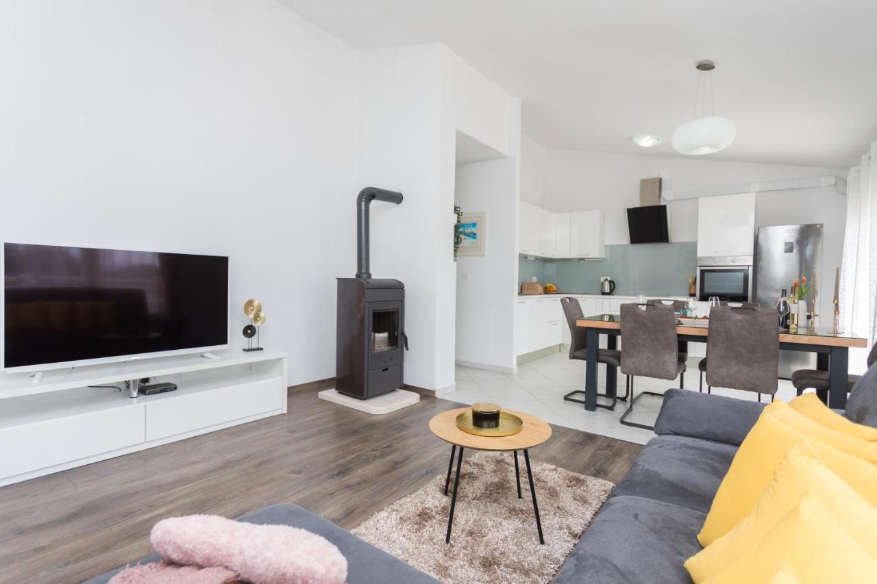 Bloom Apartment Split Extérieur photo
