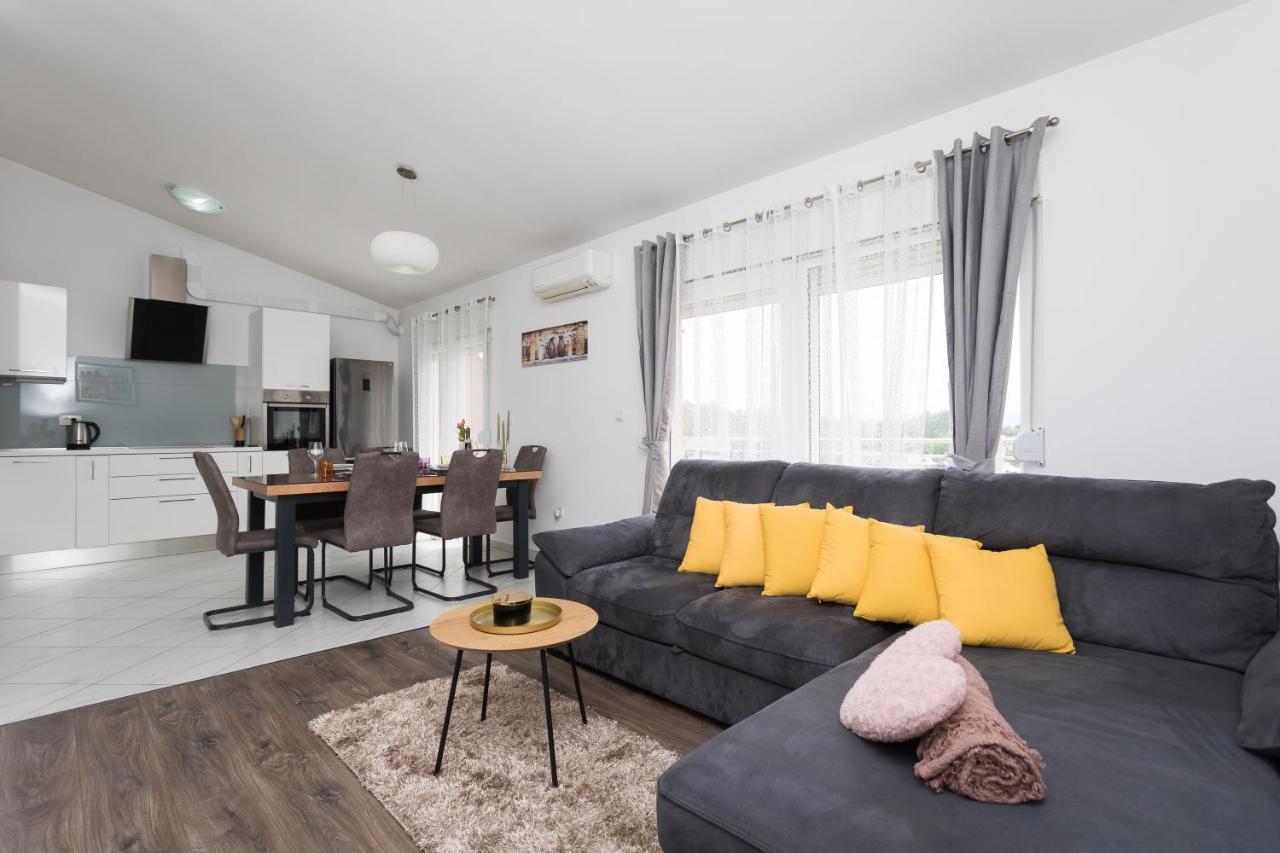 Bloom Apartment Split Extérieur photo
