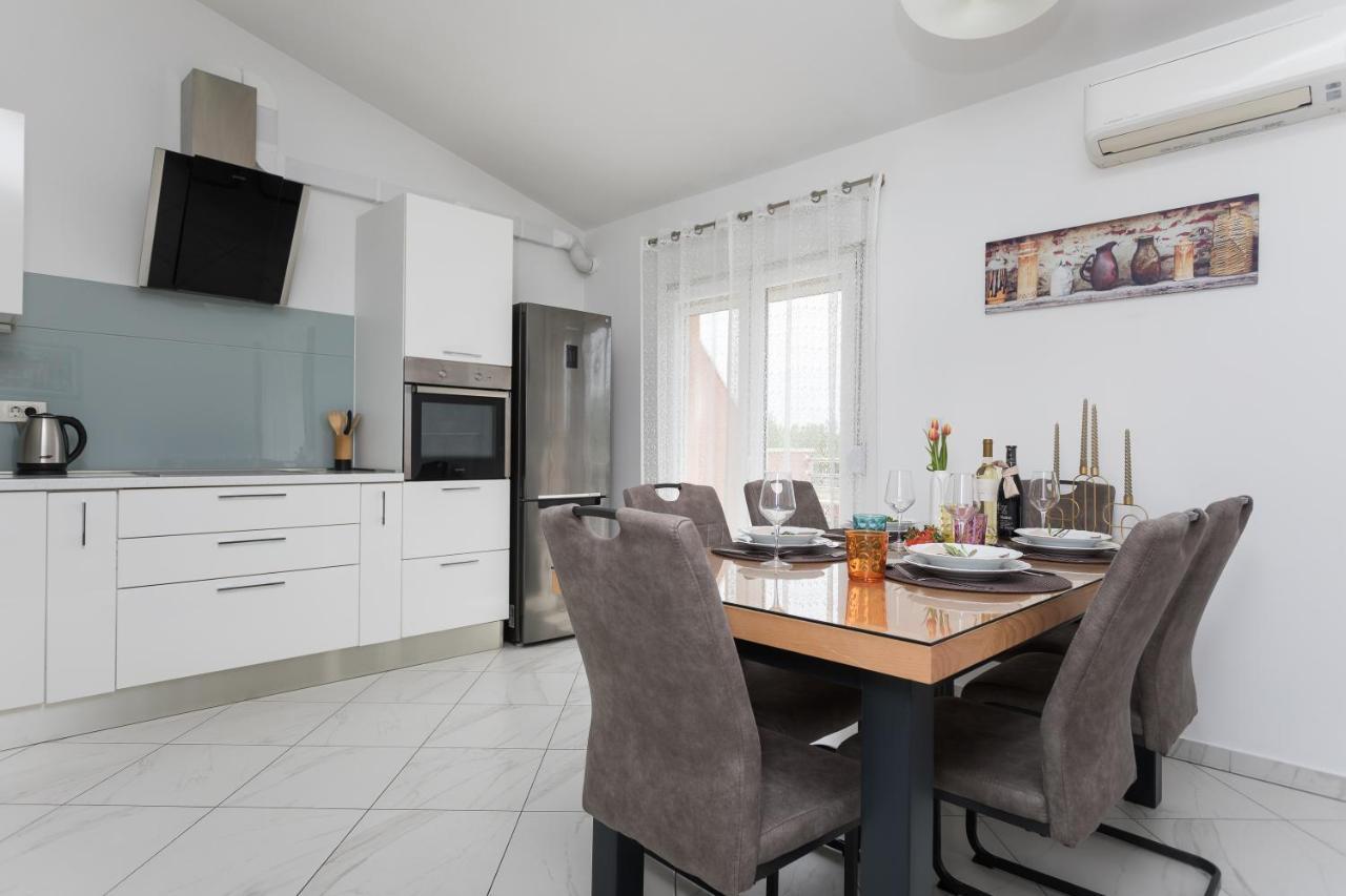 Bloom Apartment Split Extérieur photo