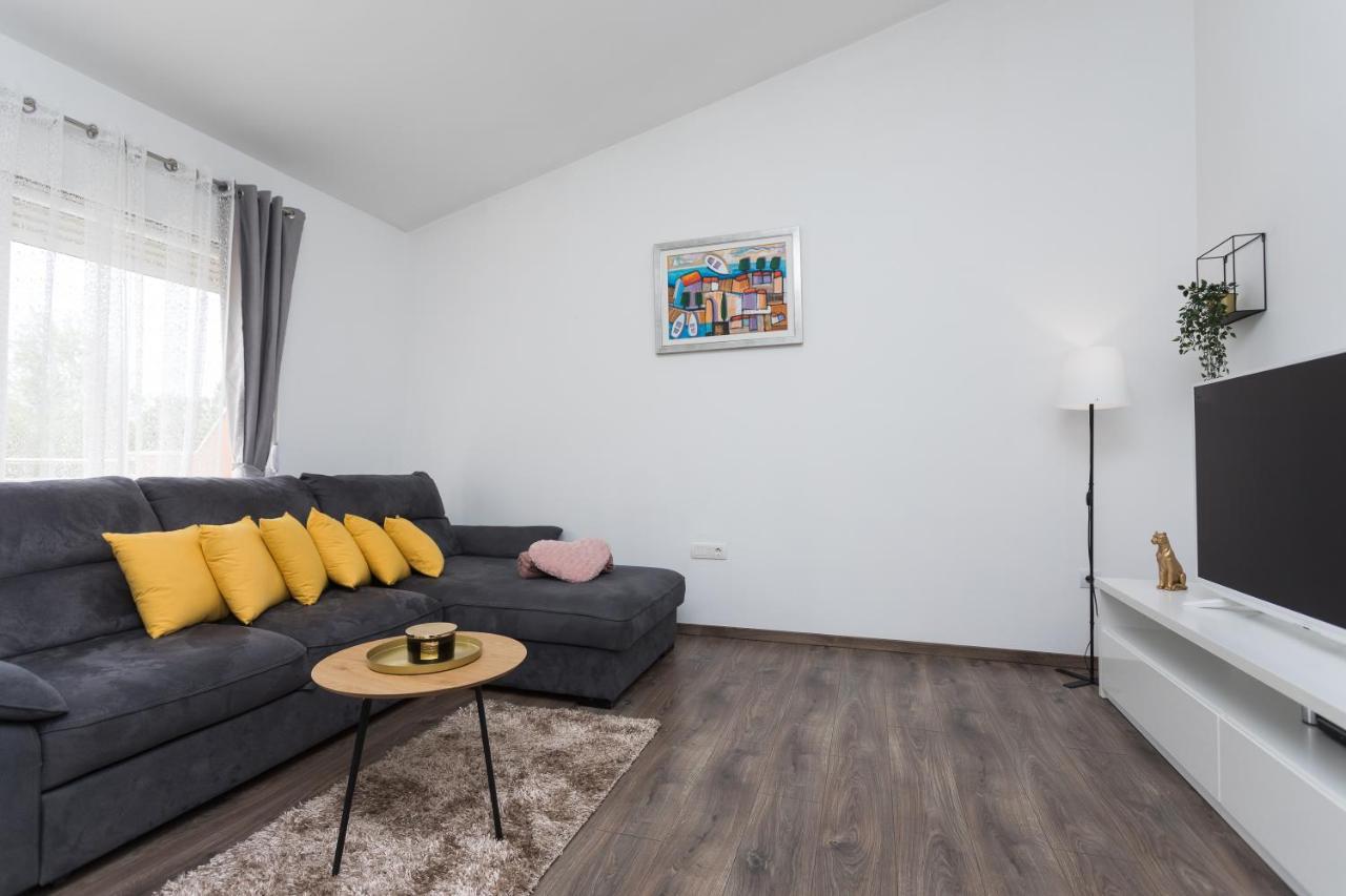 Bloom Apartment Split Extérieur photo