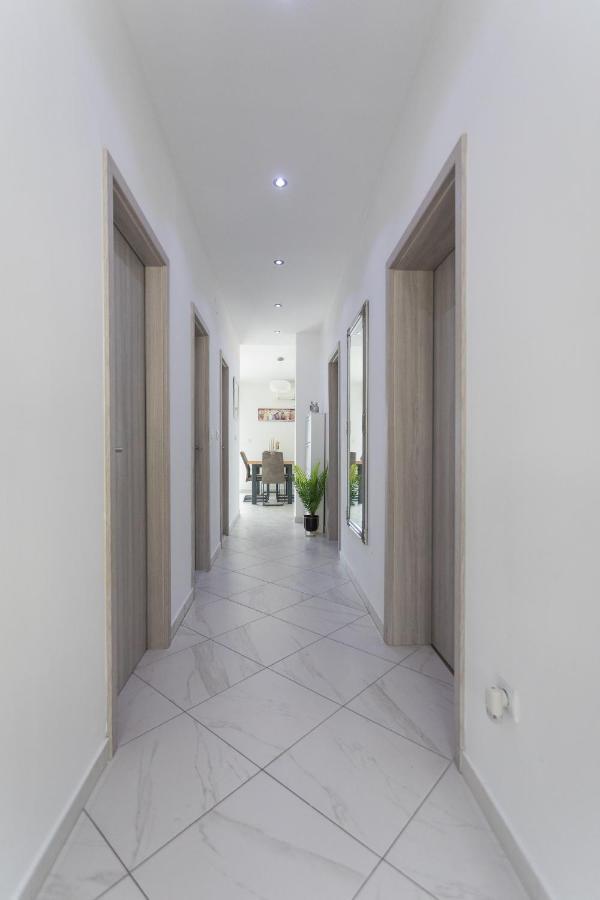 Bloom Apartment Split Extérieur photo