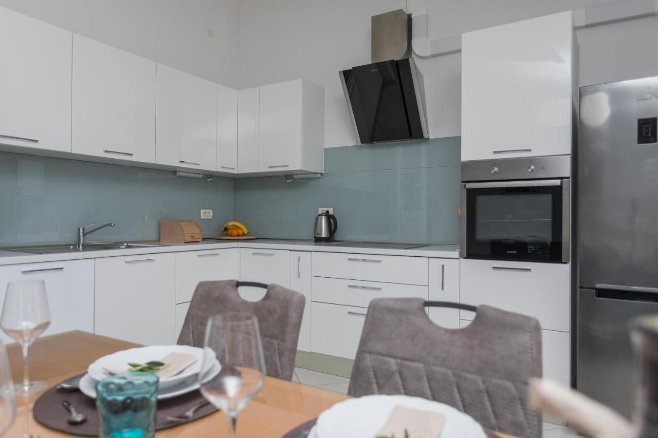 Bloom Apartment Split Extérieur photo